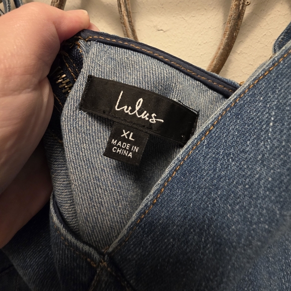 Lulus Crush-Worthy Trend Medium Wash Denim Sleeveless Midi Dress - Picture 4 of 7